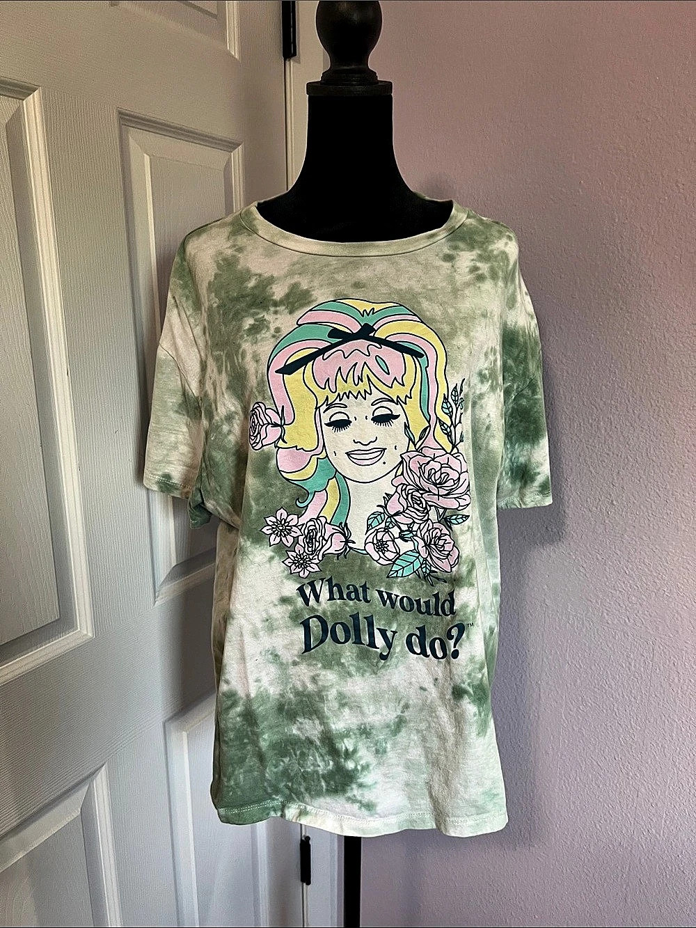 Dolly Parton What Would Dolly Do? Tie-Dye Graphic T-Shirt Tie-Dye Graphic Tee